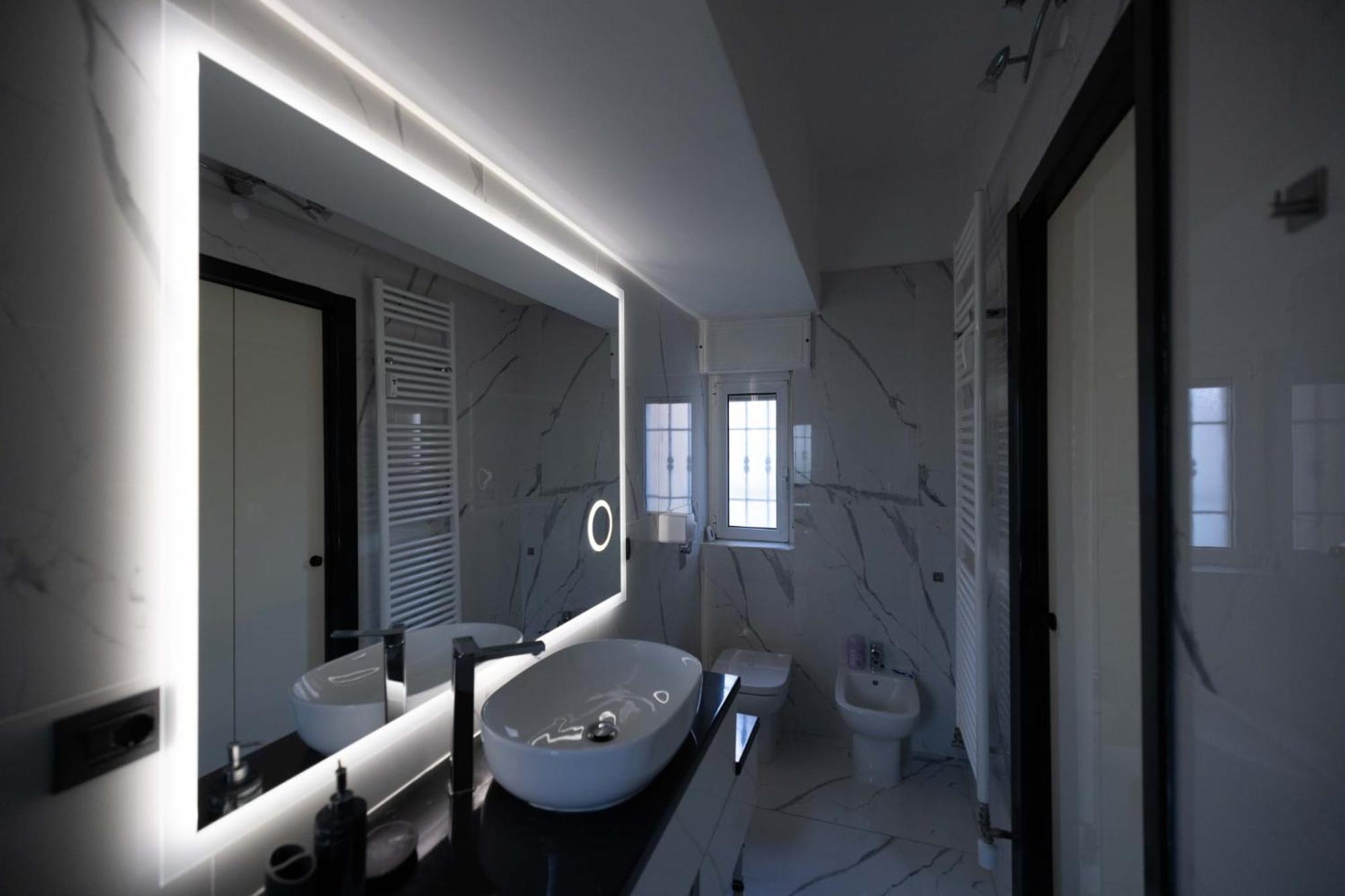 Spazioso Appartamento Con Terrazzo Navigli , Bocconi Milán Exterior foto